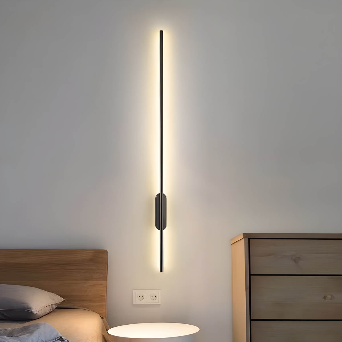 Wandlamp Minimalistisch met Lineaire LED Lichtbalk en Ronde Bevestiging ##POS:9##