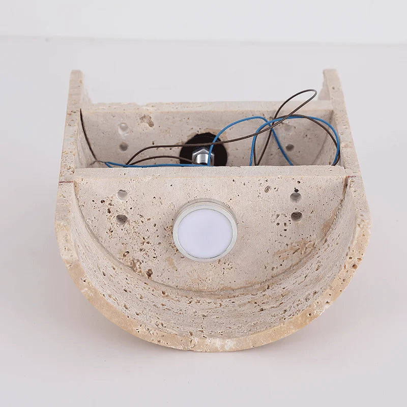 Wandlamp Minimalistisch met Travertine Kap en Up-Down Verlichting