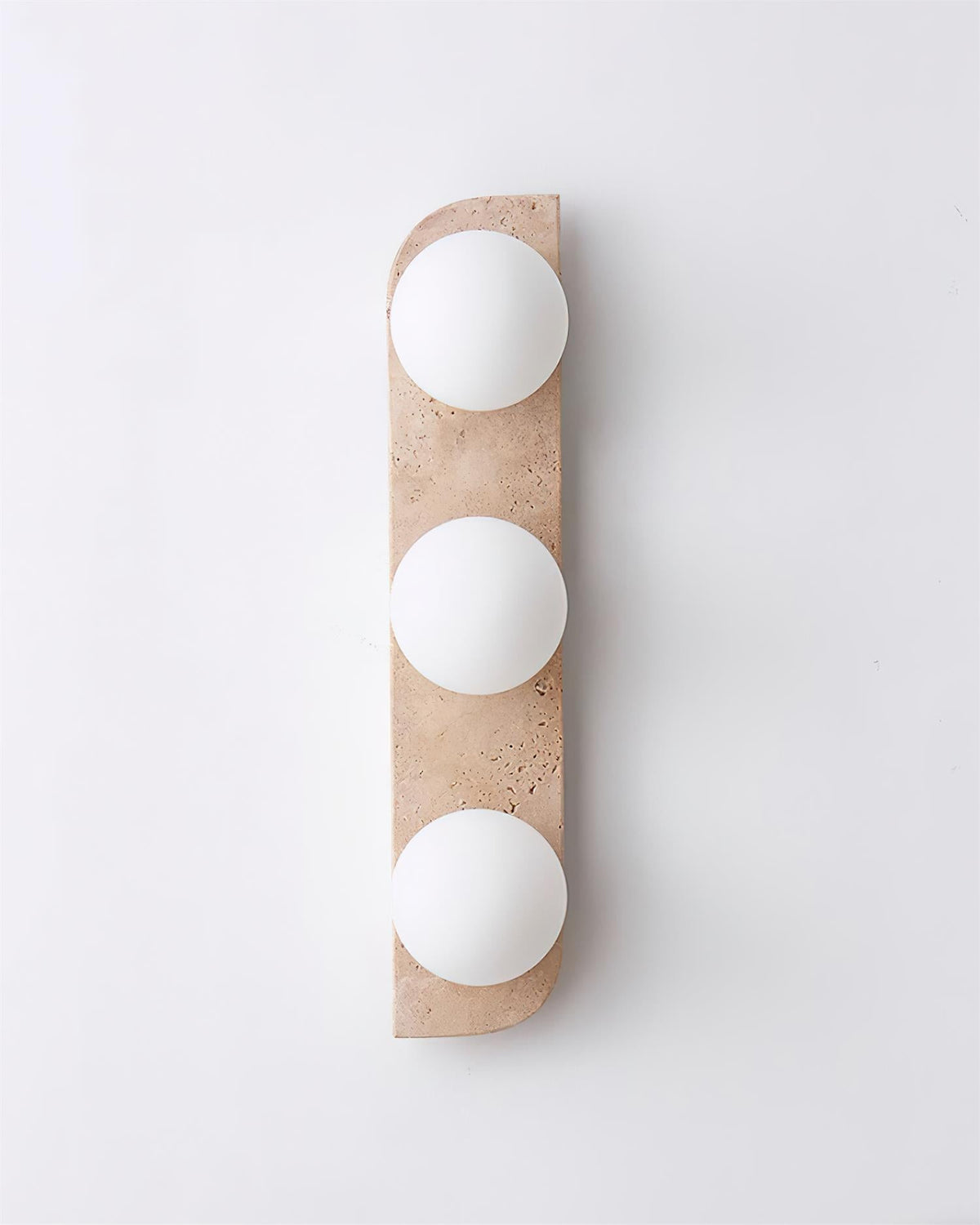 Wandlamp Modern Boho met Travertine Achterplaat en Glazen Bollen