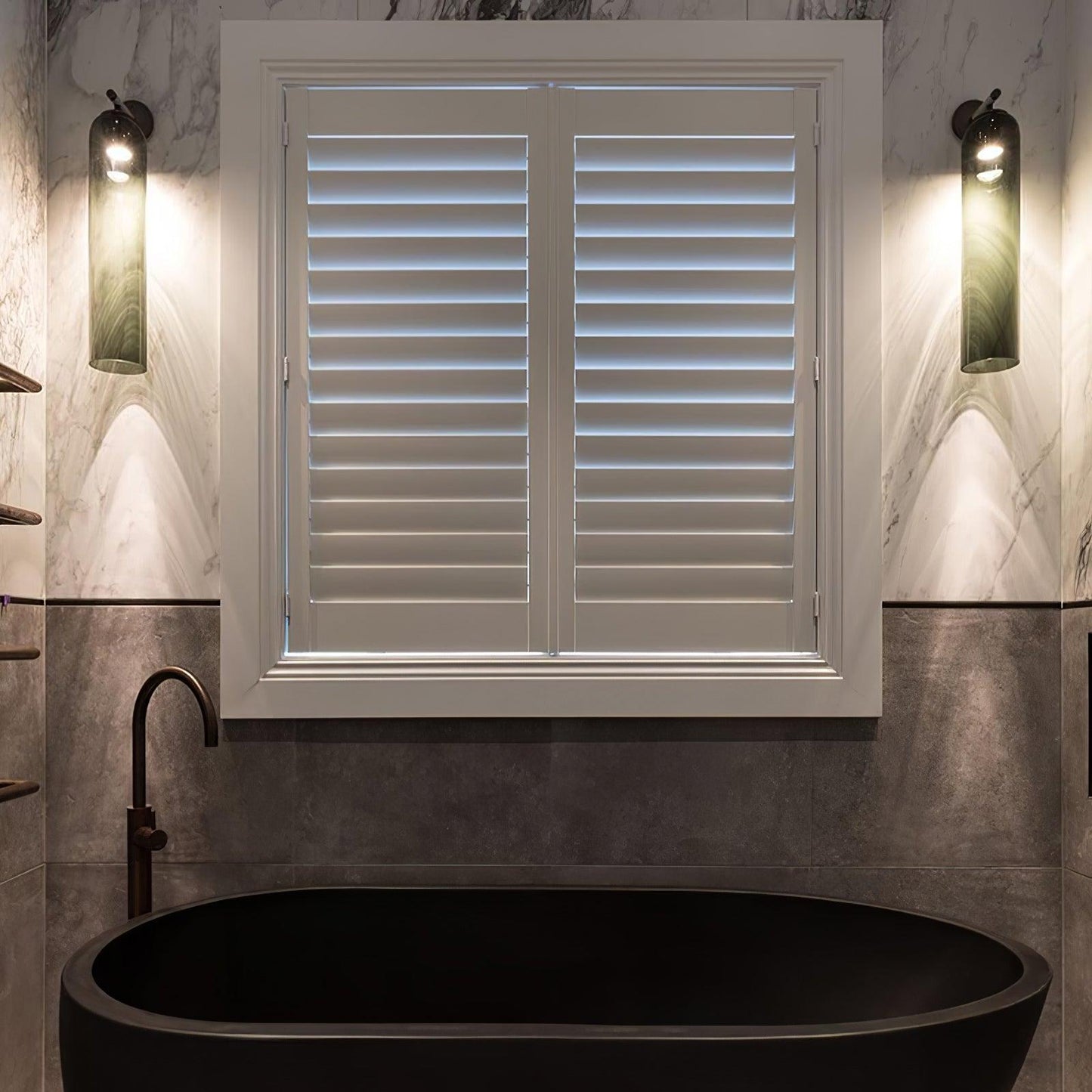 Wandlamp Modern met Cilindrisch Glazen Kap en GU10 Fitting