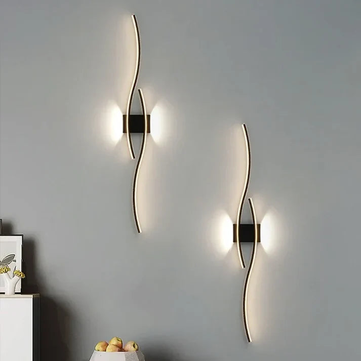 Wandlamp Modern met Golvend LED Design en Warm Licht