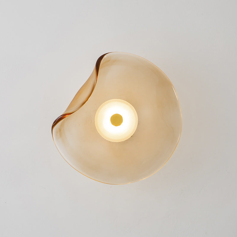 Wandlamp Modern met Golvende Glazen Kap en Geïntegreerde LED