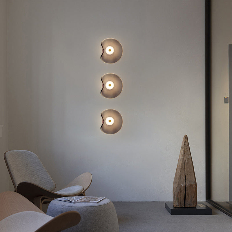 Wandlamp Modern met Golvende Glazen Kap en Geïntegreerde LED