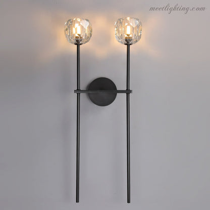 Wandlamp Modern met Twee Kristallen Bollen en Messing Armen