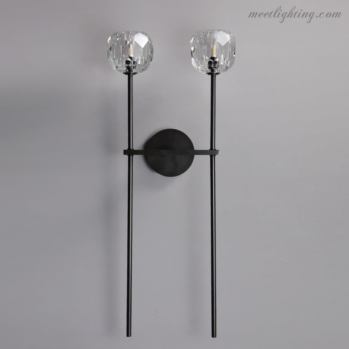 Wandlamp Modern met Twee Kristallen Bollen en Messing Armen ##POS:18##