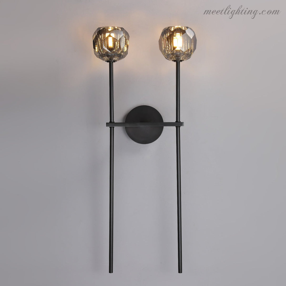 Wandlamp Modern met Twee Kristallen Bollen en Messing Armen
