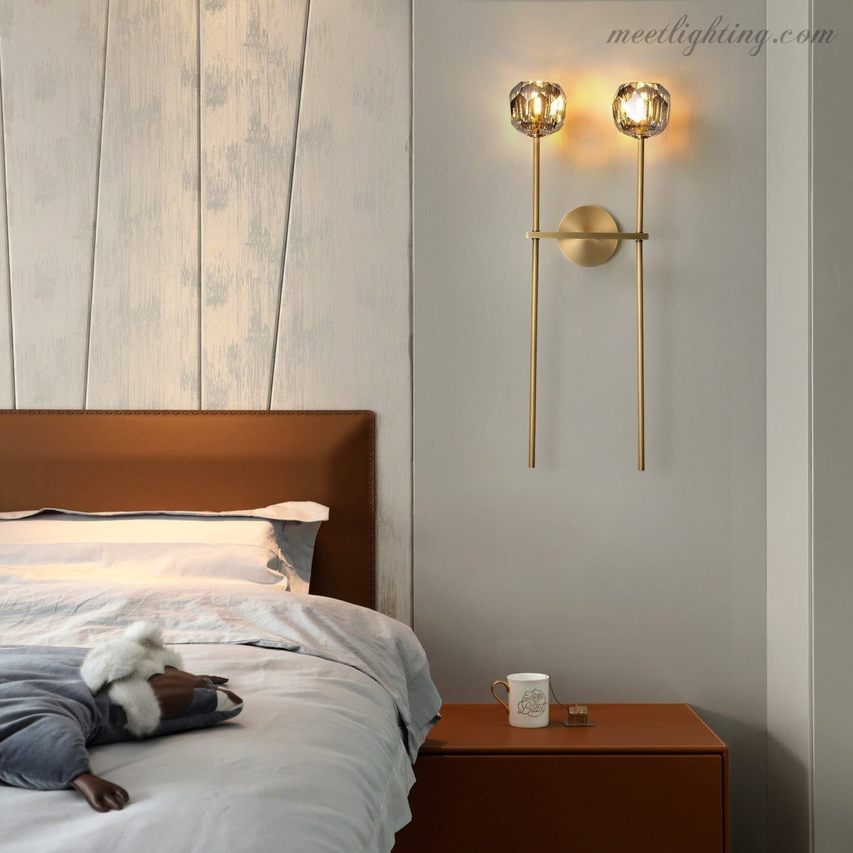 Wandlamp Modern met Twee Kristallen Bollen en Messing Armen