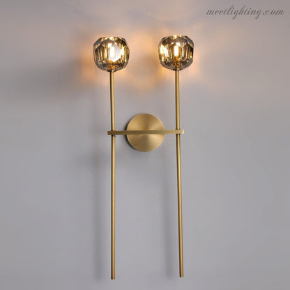 Wandlamp Modern met Twee Kristallen Bollen en Messing Armen