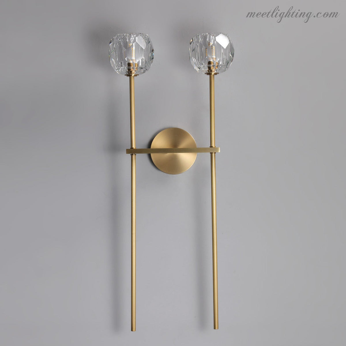 Wandlamp Modern met Twee Kristallen Bollen en Messing Armen