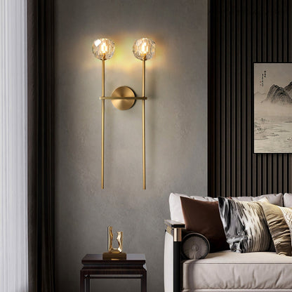 Wandlamp Modern met Twee Kristallen Bollen en Messing Armen