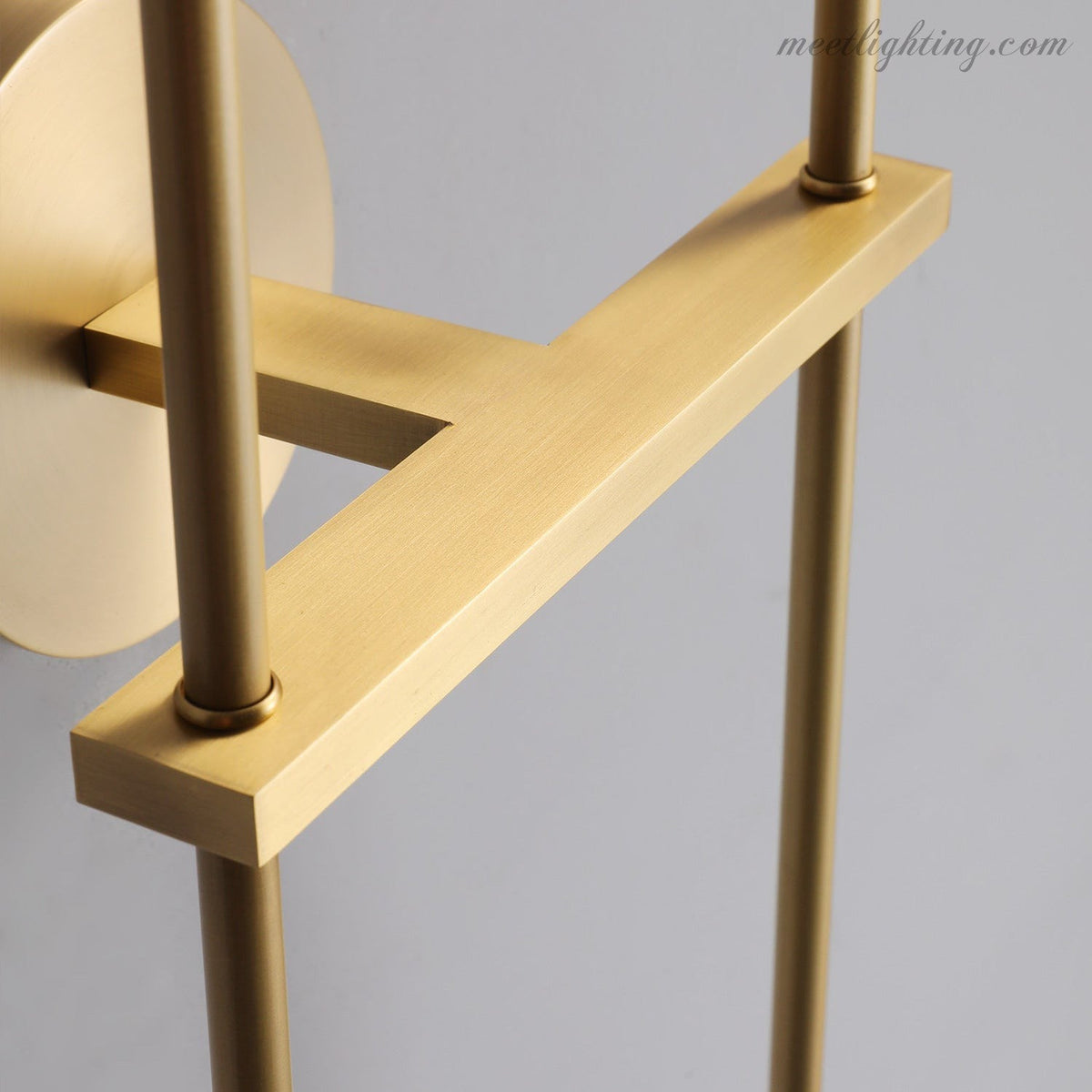 Wandlamp Modern met Twee Kristallen Bollen en Messing Armen ##POS:31##