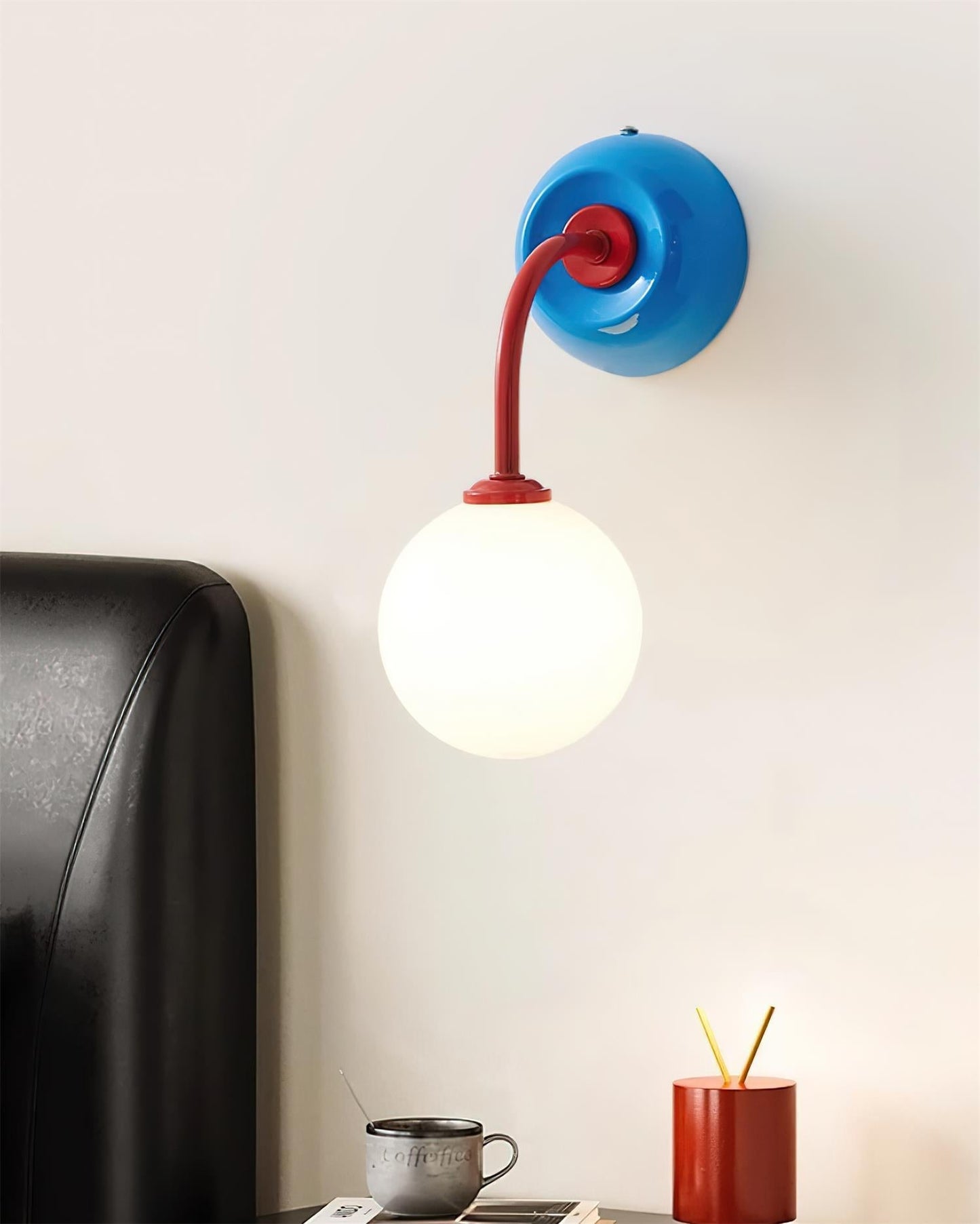 Wandlamp Retro met Glazen Bolkap en Gebogen Arm