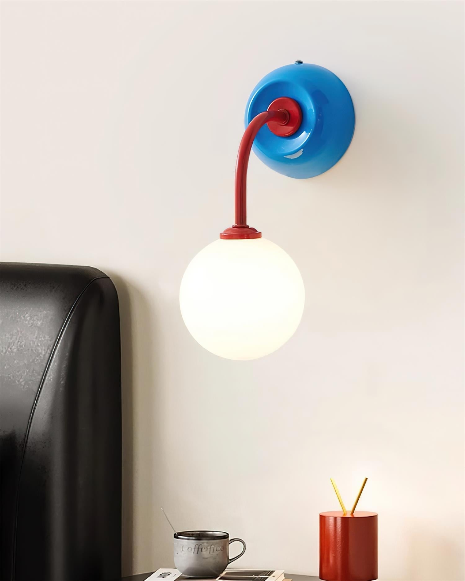 Wandlamp Retro met Glazen Bolkap en Gebogen Arm