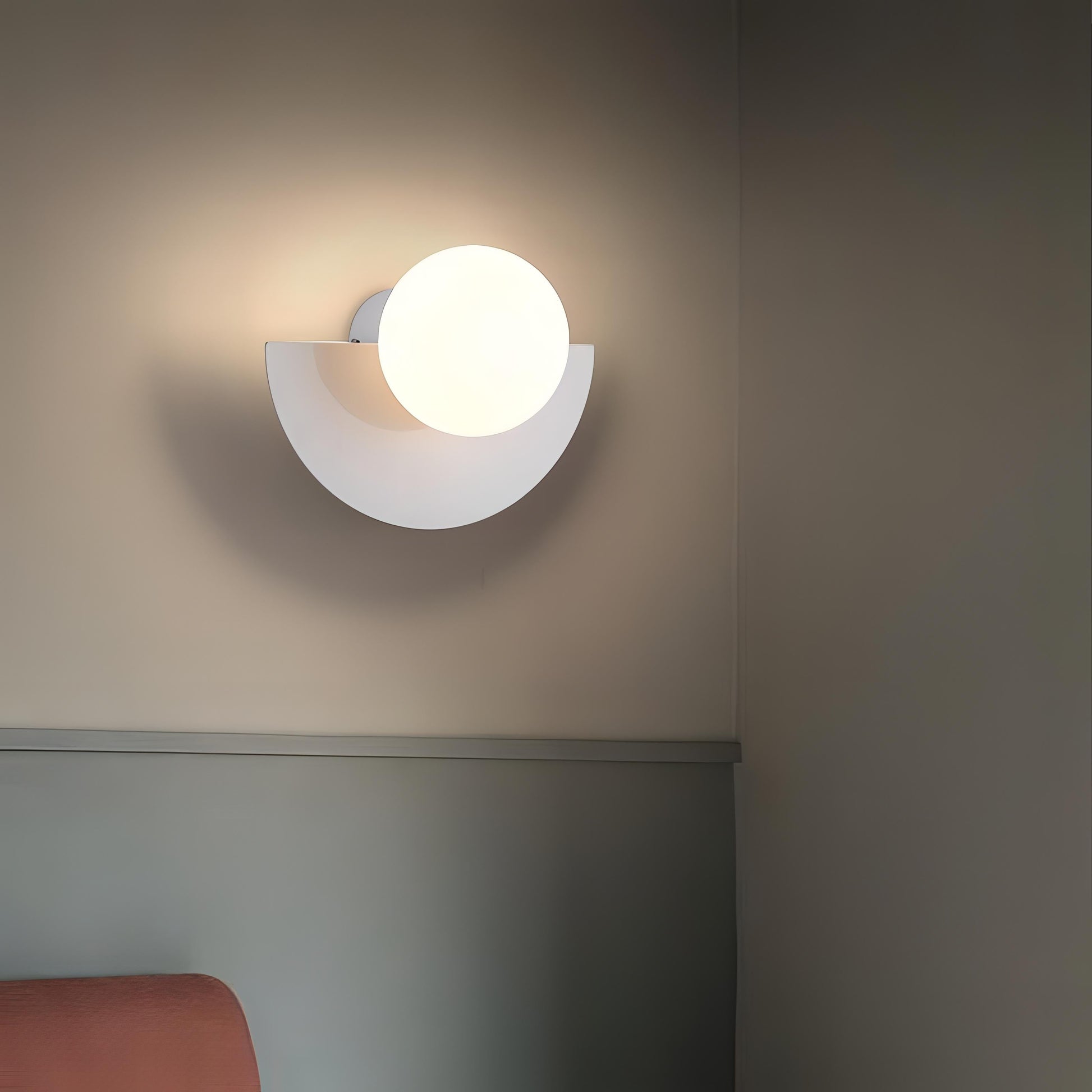 Wandlamp Retro met Halfronde Kap en Glazen Bol