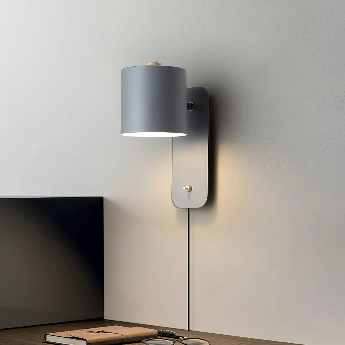 Wandlamp Scandinavisch met Draaibare Kap en Schakelaar op Snoer
