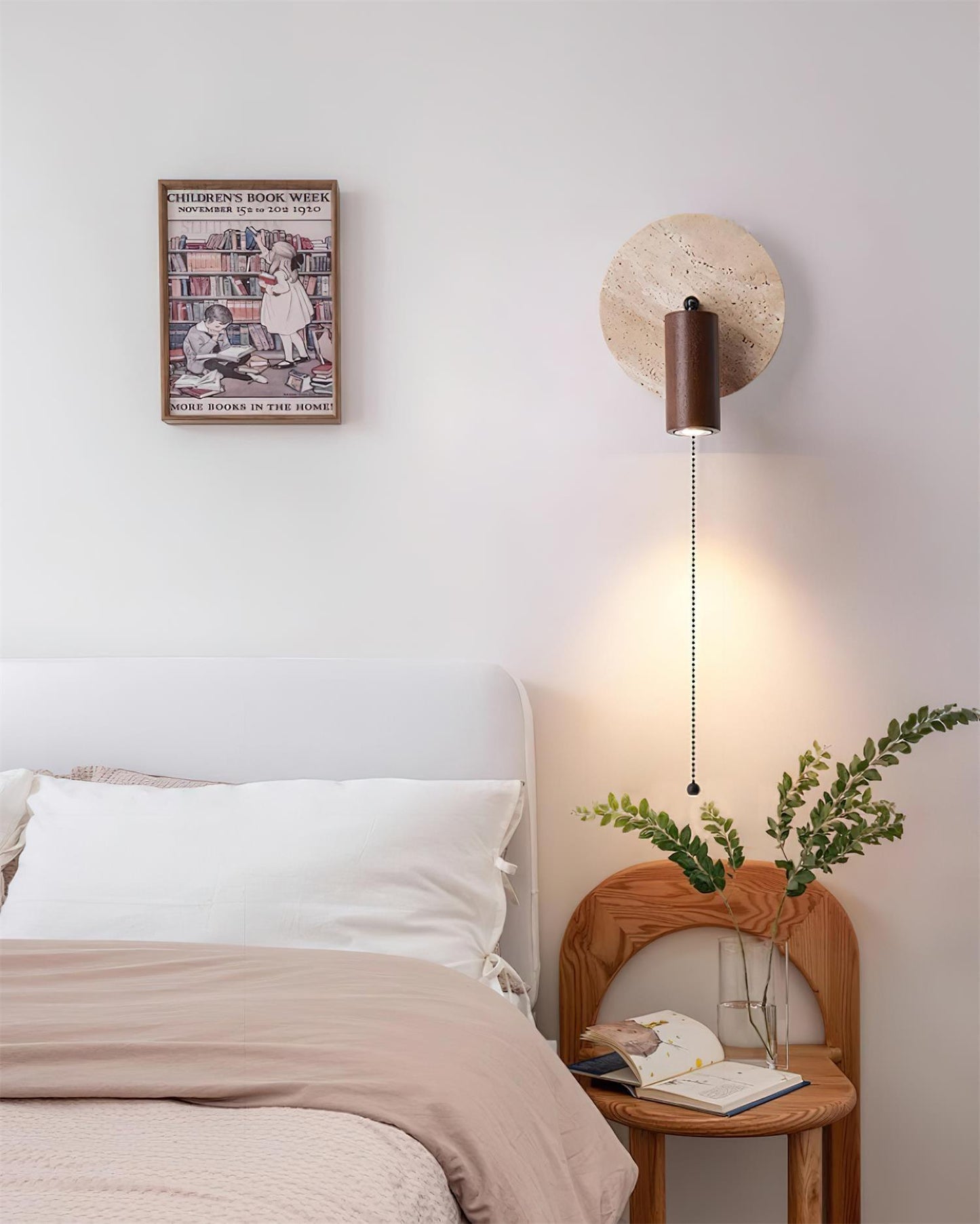 Wandlamp Scandinavisch met Draaibare Spot en Ronde Travertijn Achterplaat