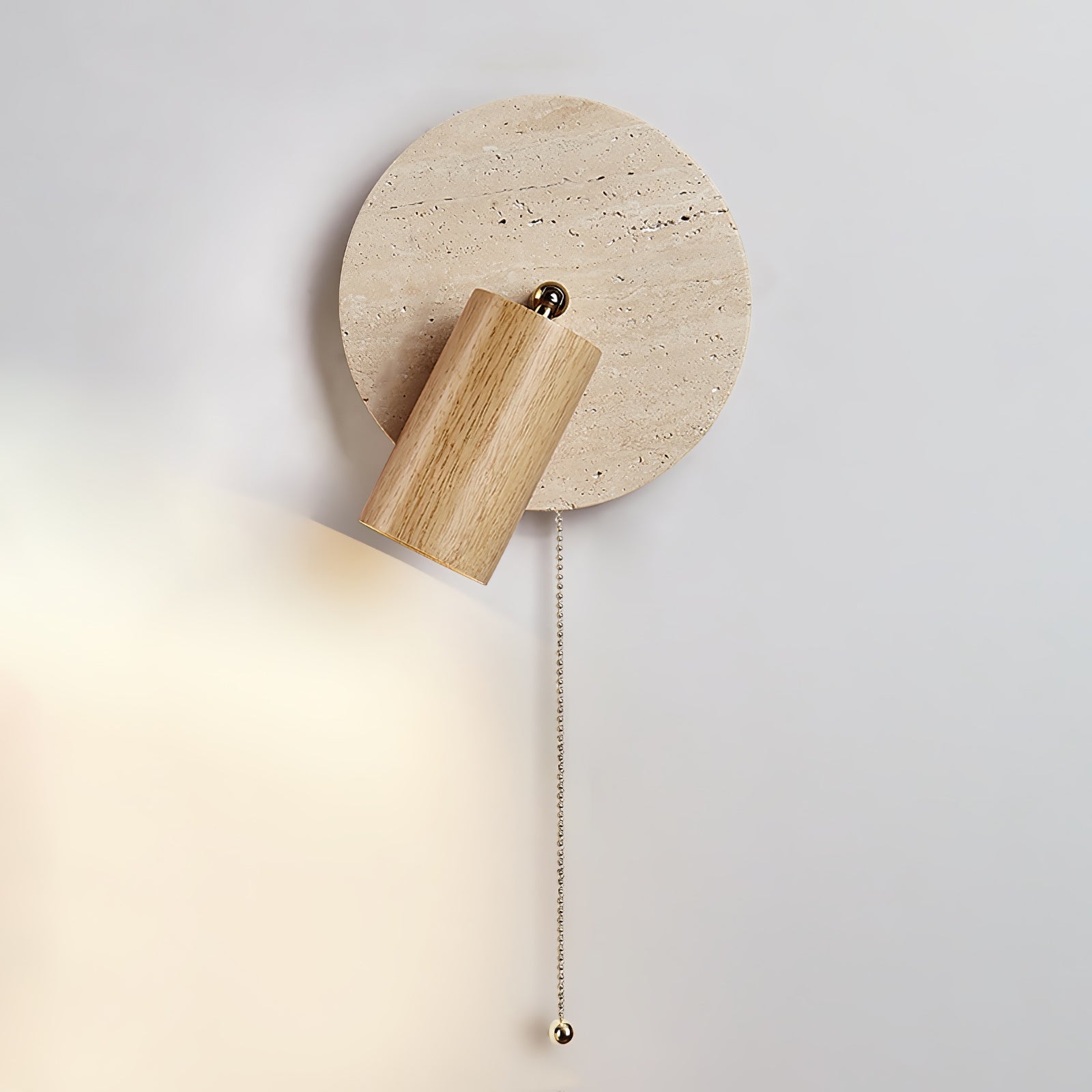 Wandlamp Scandinavisch met Draaibare Spot en Ronde Travertijn Achterplaat