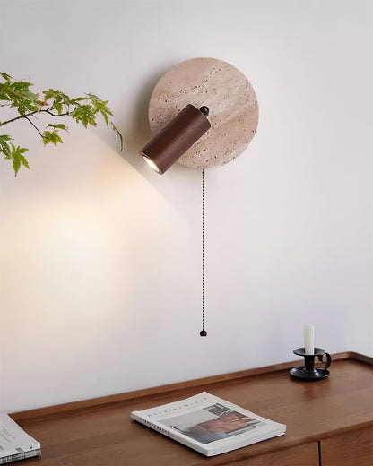Wandlamp Scandinavisch met Draaibare Spot en Ronde Travertijn Achterplaat
