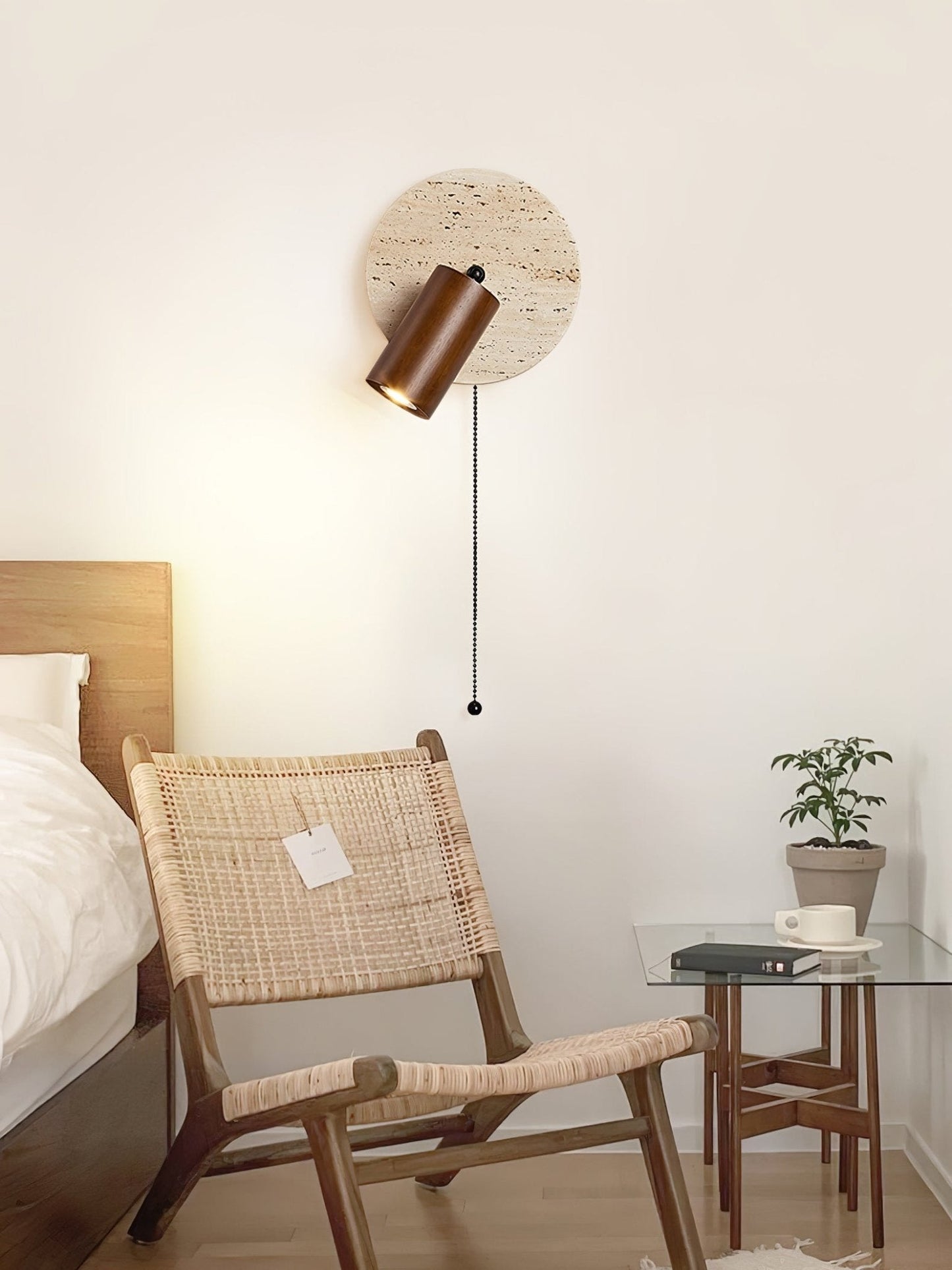 Wandlamp Scandinavisch met Draaibare Spot en Ronde Travertijn Achterplaat