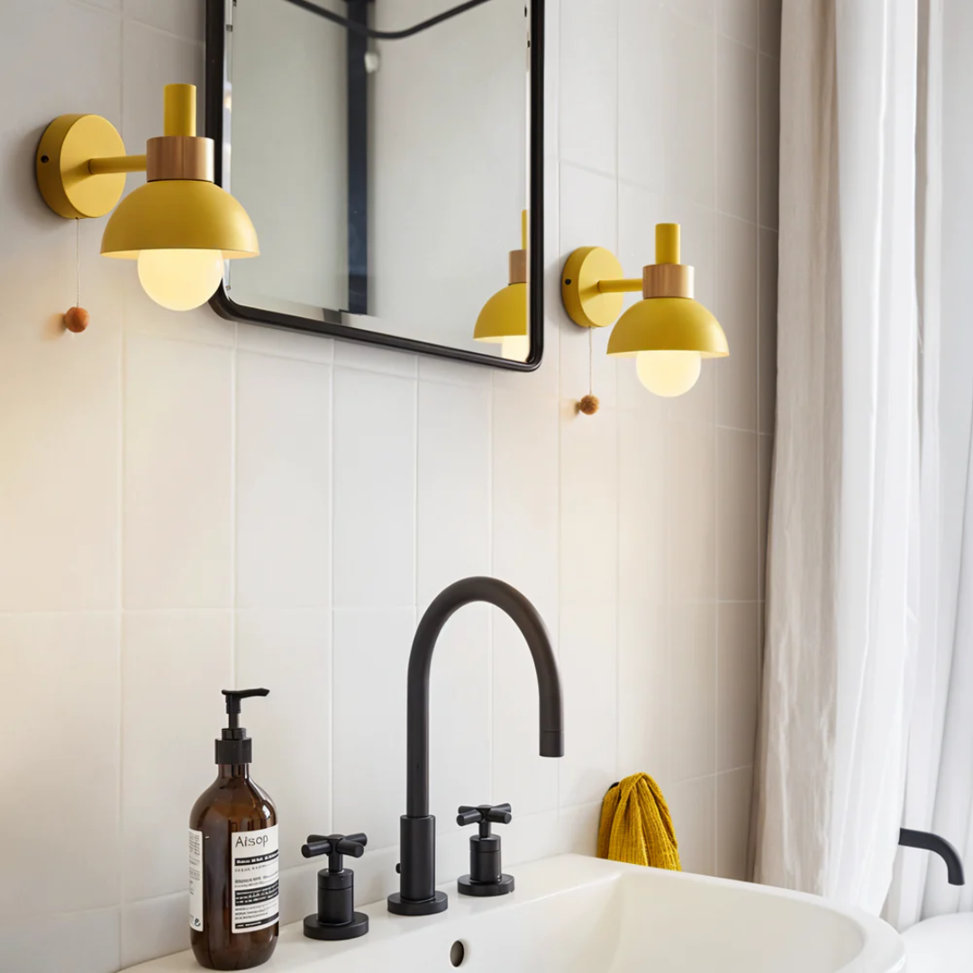 Wandlamp Scandinavisch met Koordschakelaar en Houten Detail