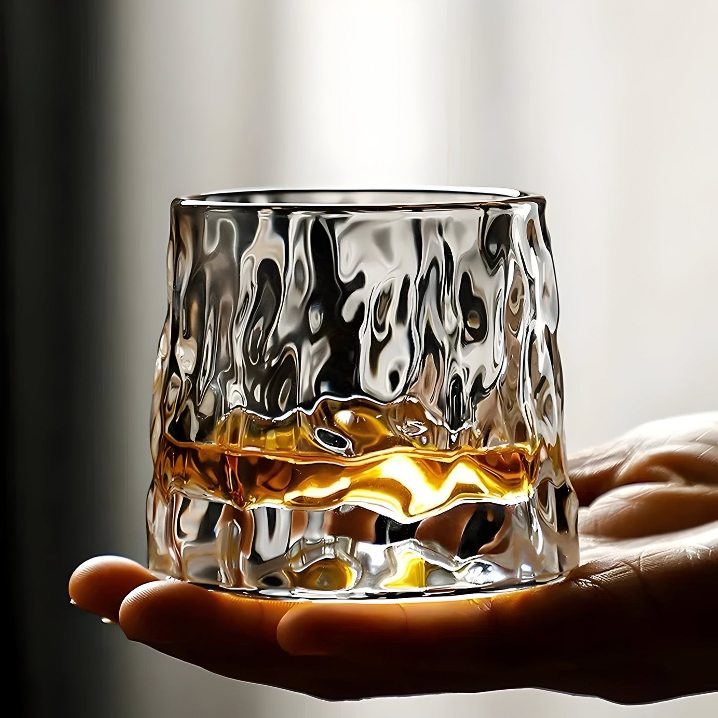 Whiskyglас met 360° Draaibaar Design en Gestructureerde Wand